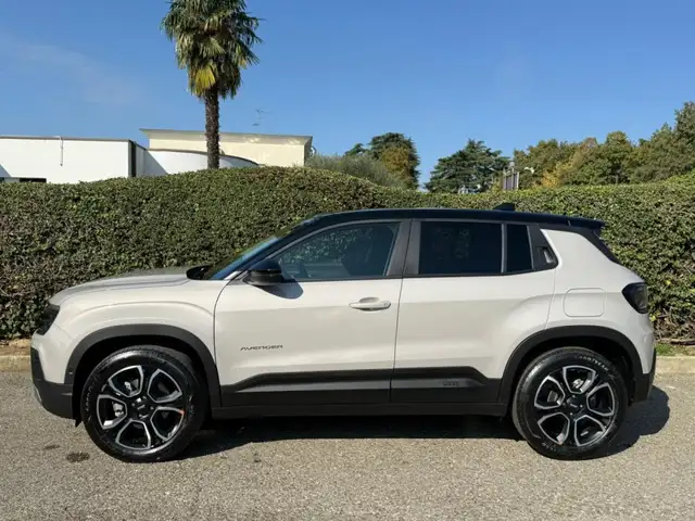 Jeep Avenger view 7