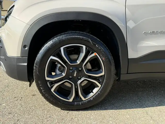 Jeep Avenger view 8