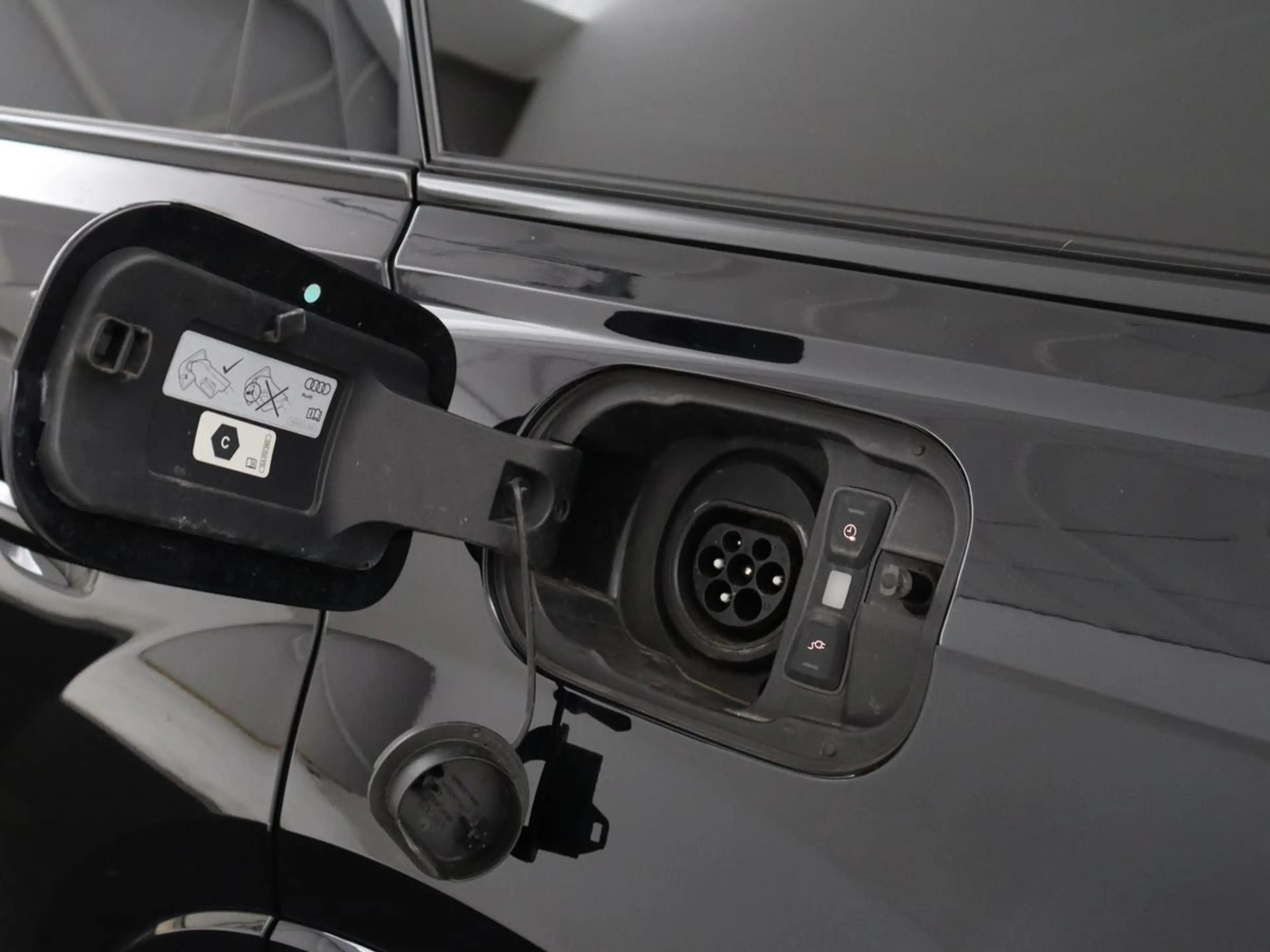 Audi Q7 55 TFSI e quattro Pro Line S | SOH 92.0% | Panoram — photo 16