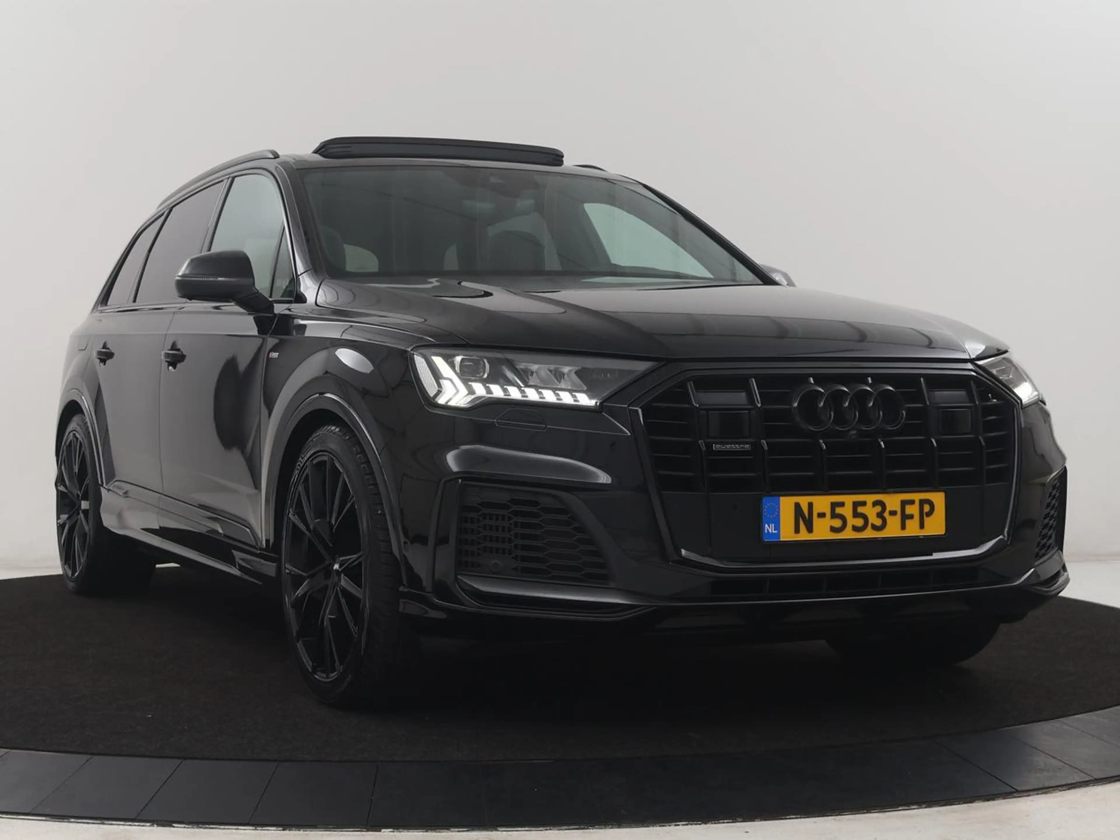 Audi Q7 55 TFSI e quattro Pro Line S | SOH 92.0% | Panoram — photo 43