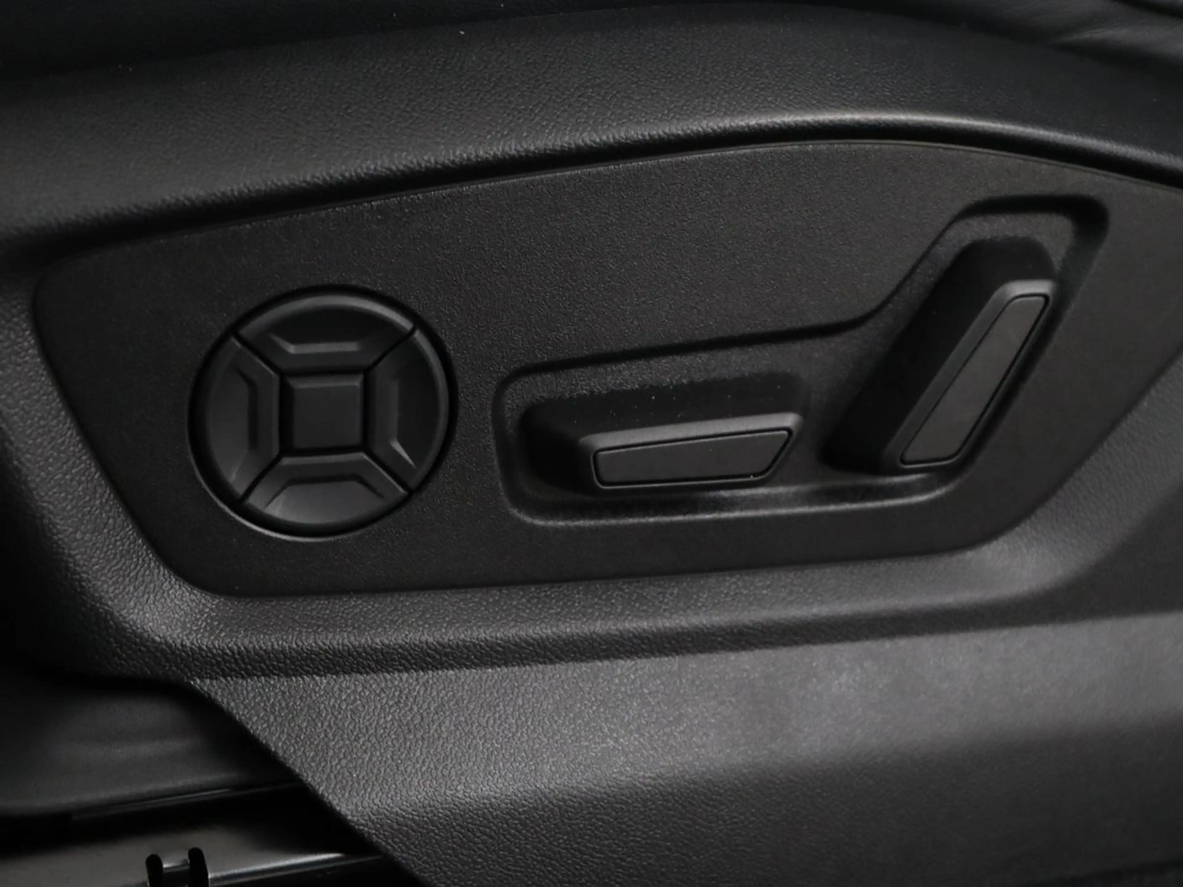 Audi Q7 55 TFSI e quattro Pro Line S | SOH 92.0% | Panoram — photo 36