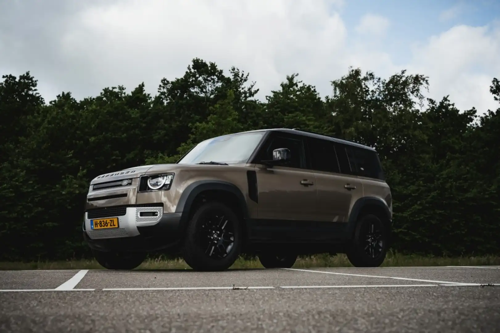 Land Rover Defender SE Brun - 1
