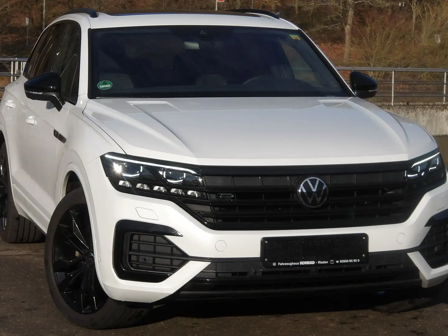 Volkswagen Touareg R-Line 4Motion 3.0 TDI mit AHK Weiß - 1