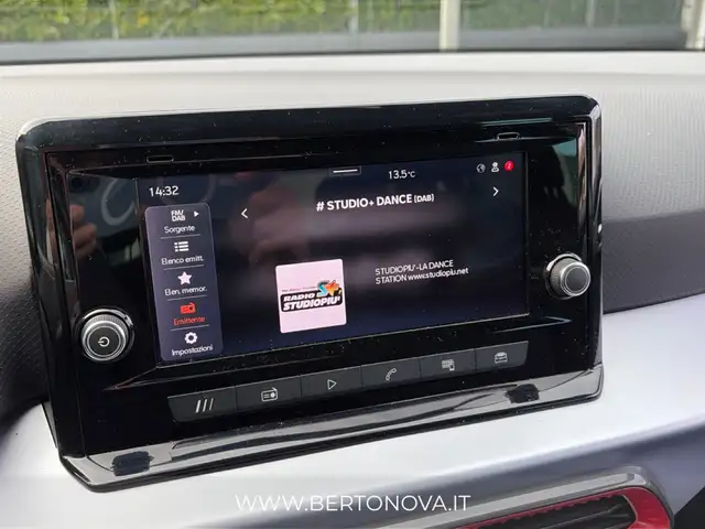 SEAT Arona view 13