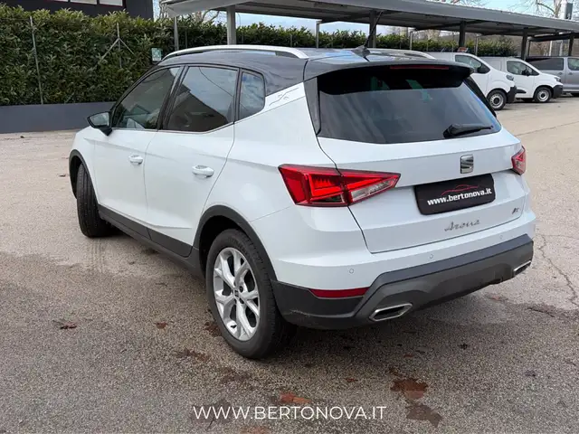 SEAT Arona view 3
