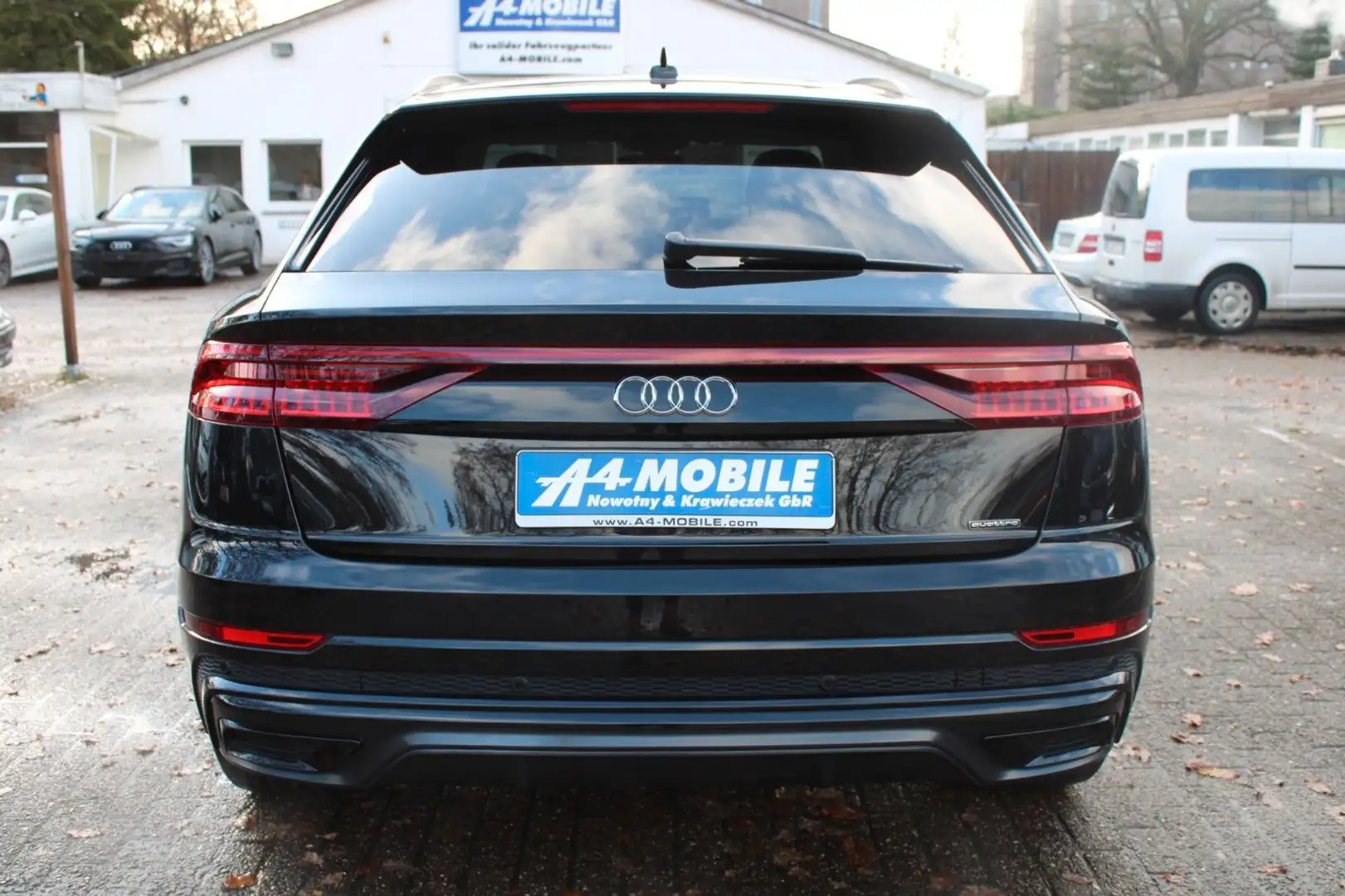 Audi Q8 50 TDI quattro S-Line Matrix Pano Head-Up Schwarz - 1
