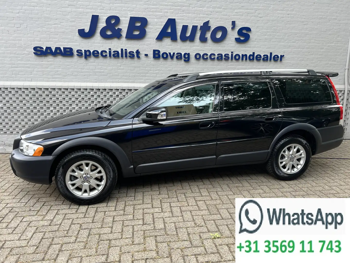 Volvo XC70 2.5 T AWD Schuifdak Automaat BTW Auto Youngtimer Negro - 1