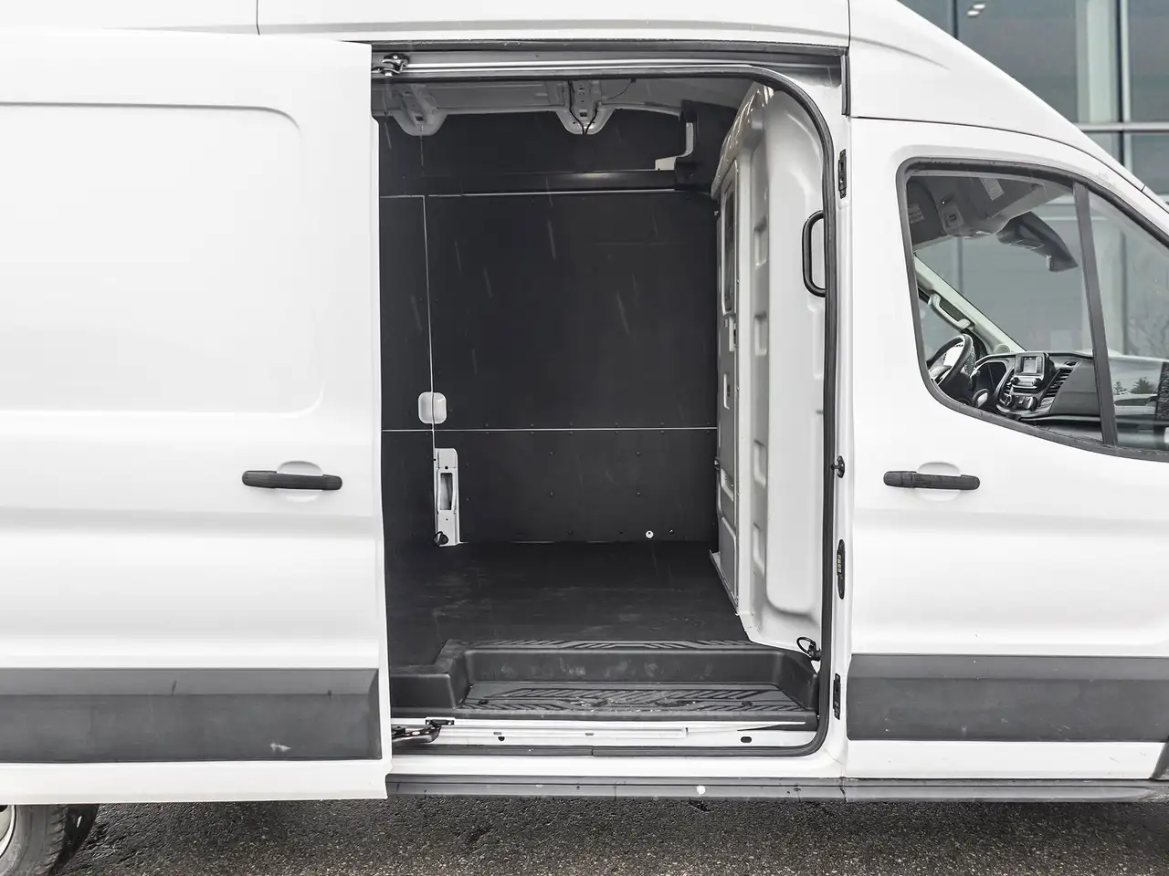 Ford Transit Cargo Van снимка Ford Transit Cargo Van