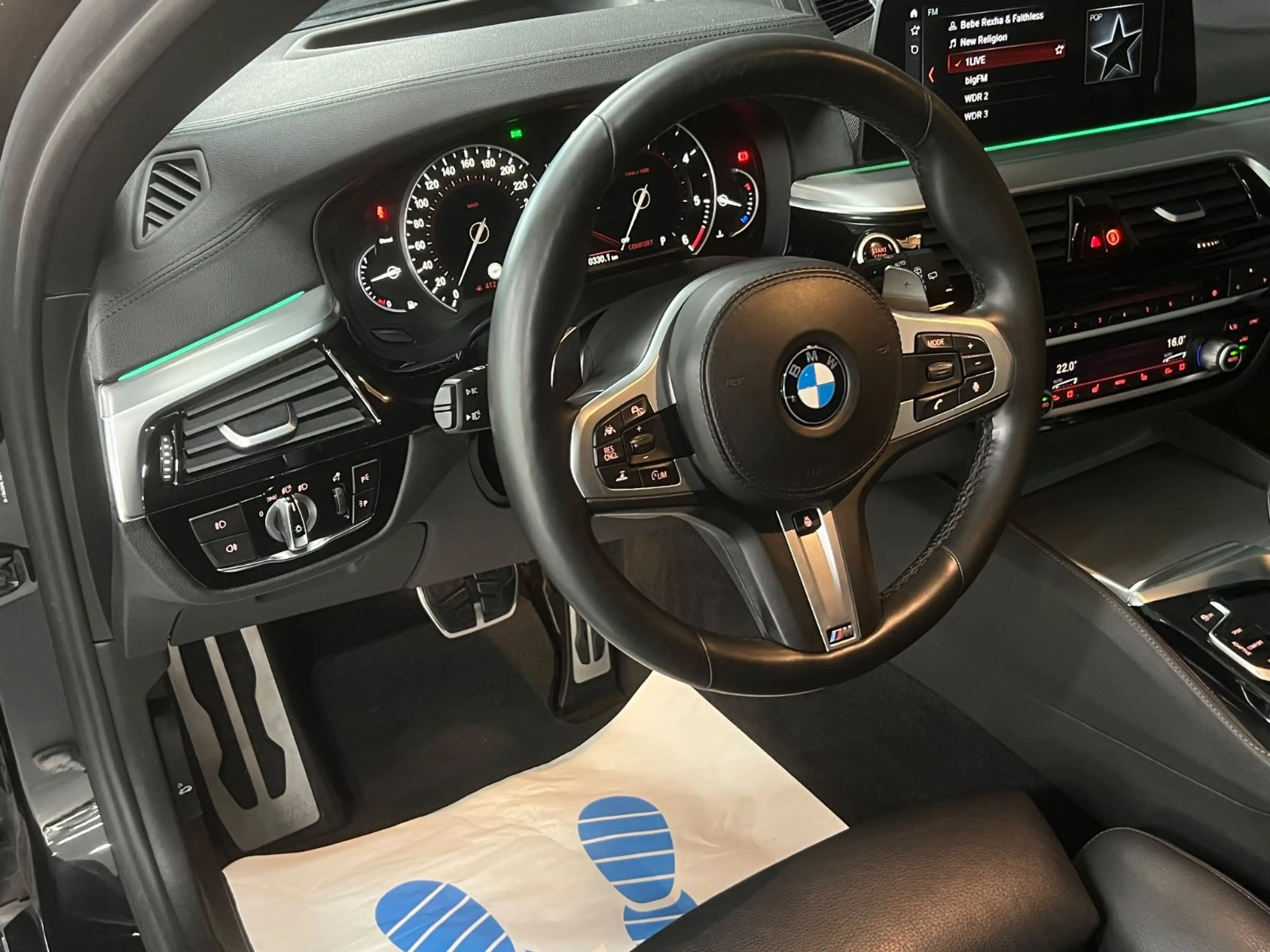 BMW 540 d xDrive M Paket Individual 360° Pano AHK — photo 12