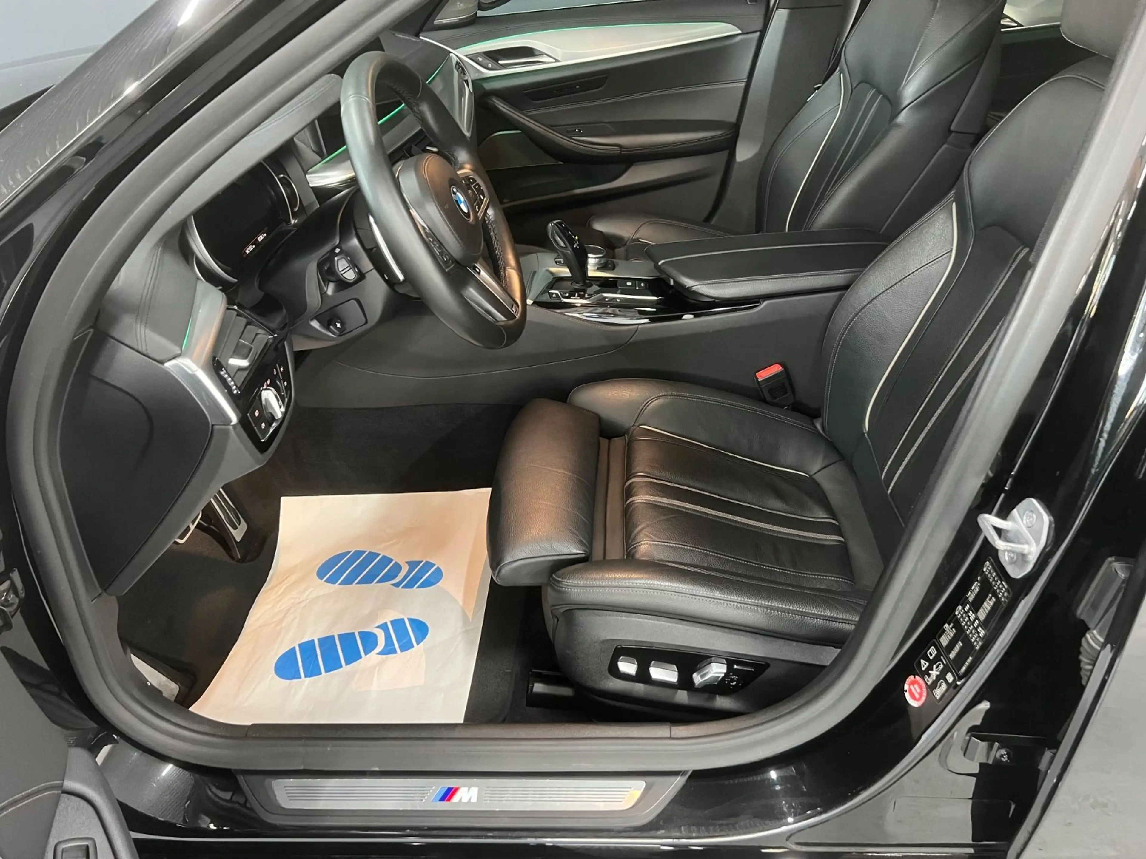 BMW 540 d xDrive M Paket Individual 360° Pano AHK — photo 9