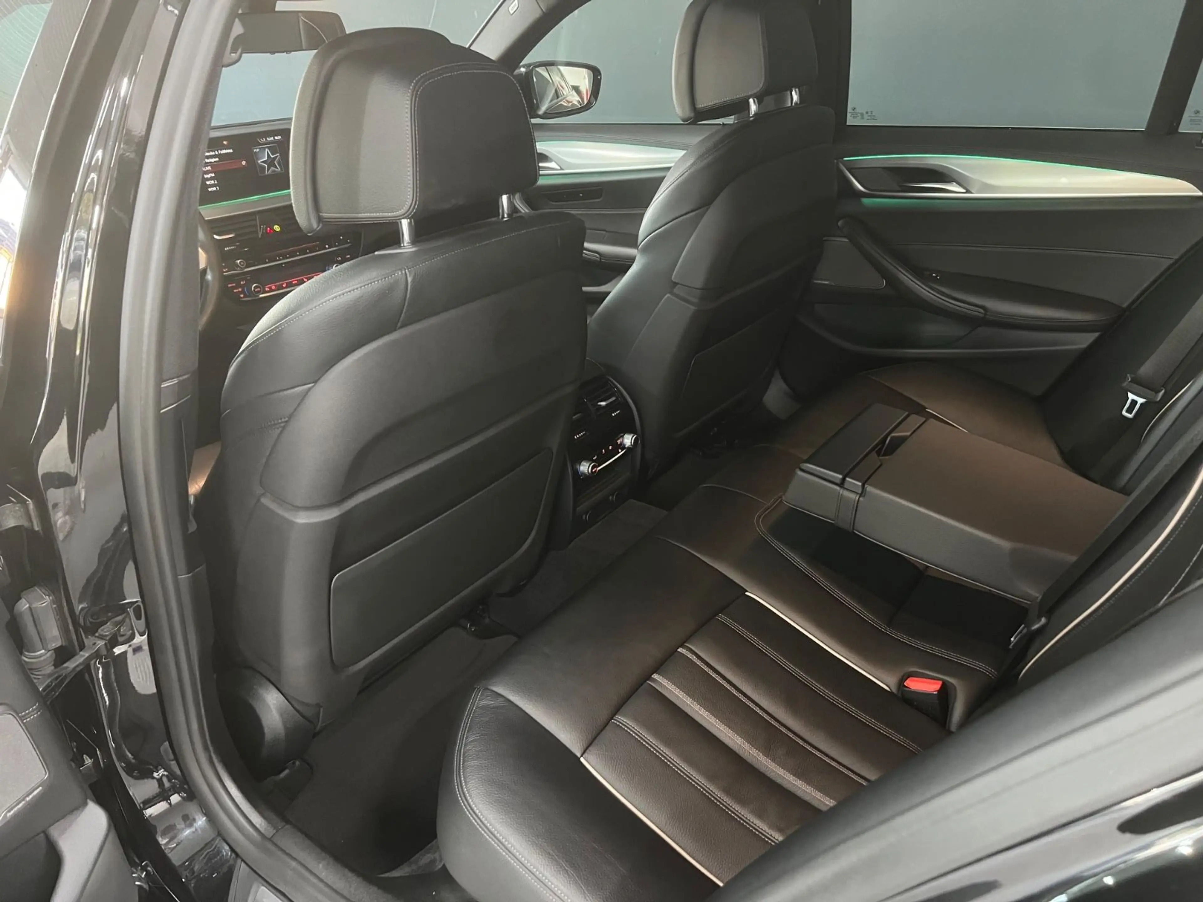 BMW 540 d xDrive M Paket Individual 360° Pano AHK — photo 13