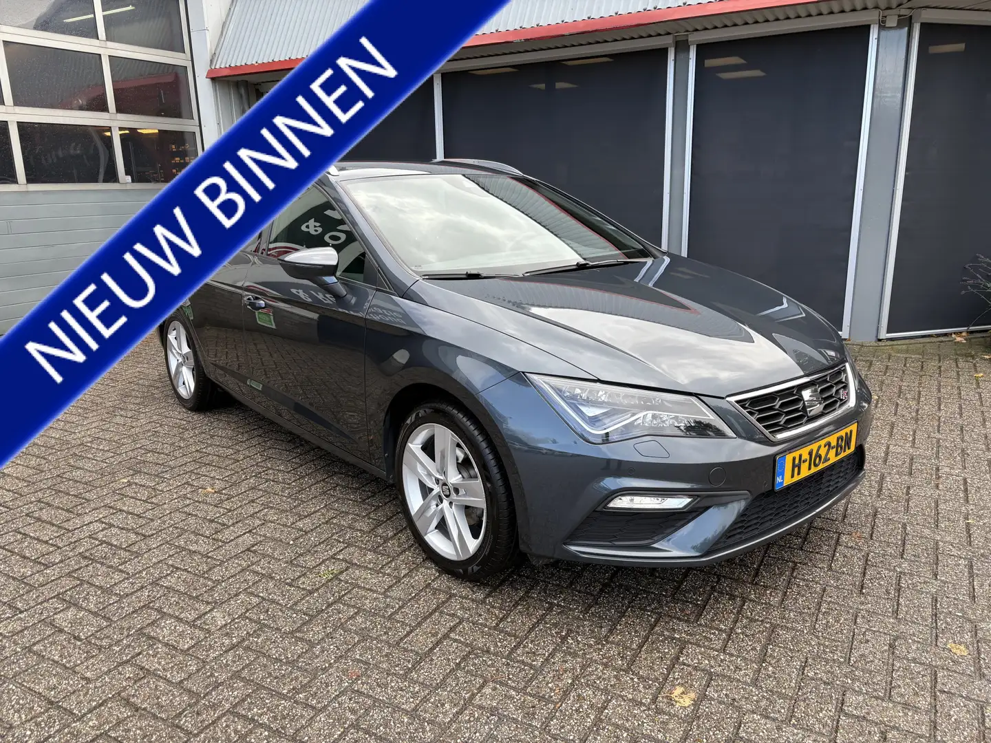 SEAT Leon ST 1.0 TSI FR Ultimate Edition Gris - 1