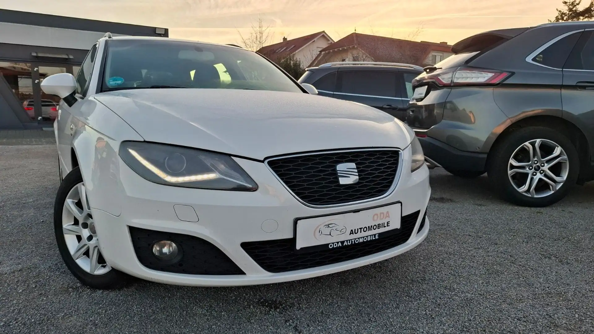 SEAT Exeo ST Reference=XENON=SHZ=TEMPO.=LED=NAVI=PDC Weiß - 2