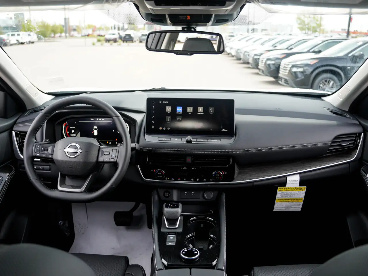 Nissan Rogue снимка Nissan Rogue