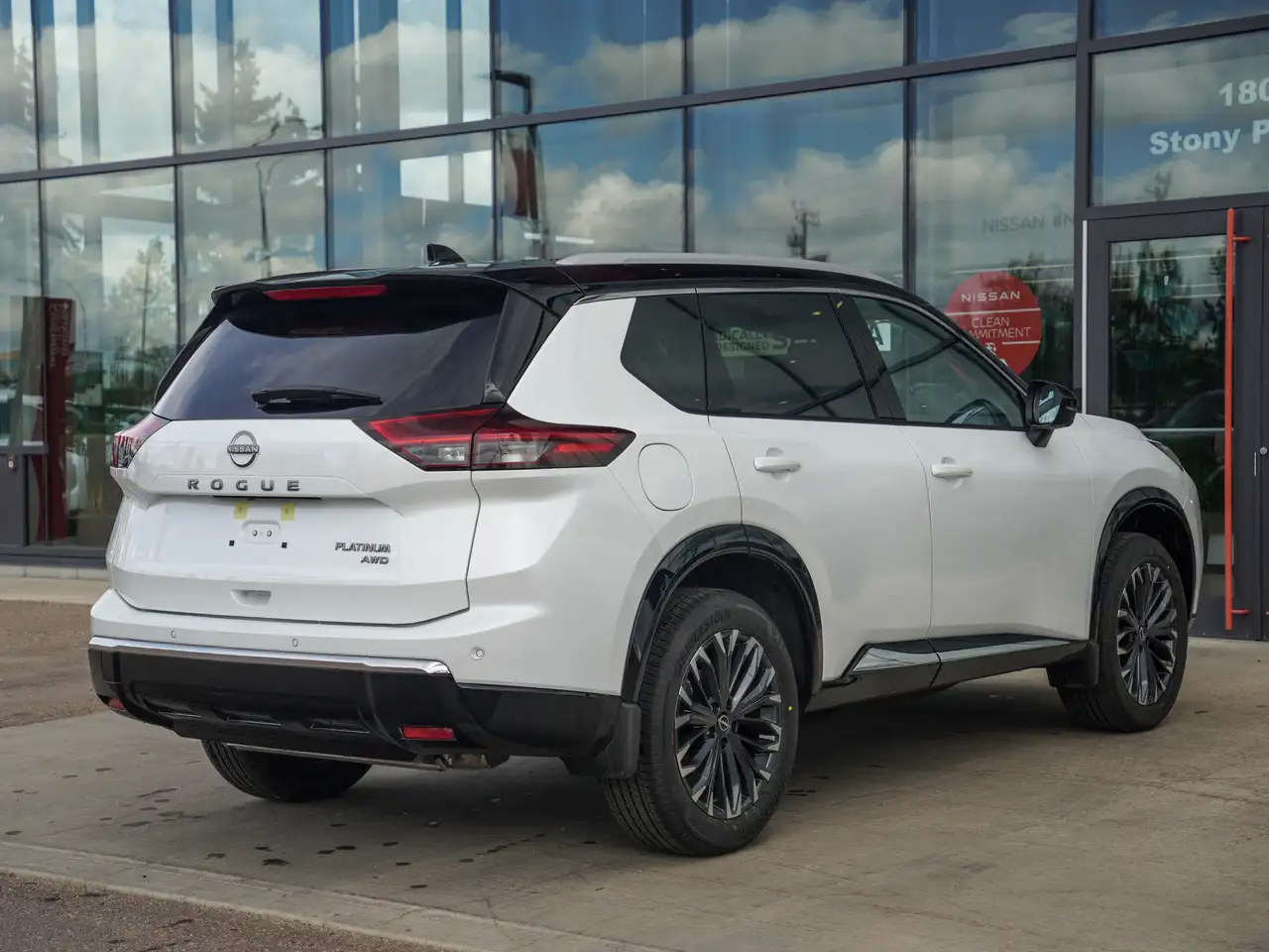 Nissan Rogue снимка Nissan Rogue