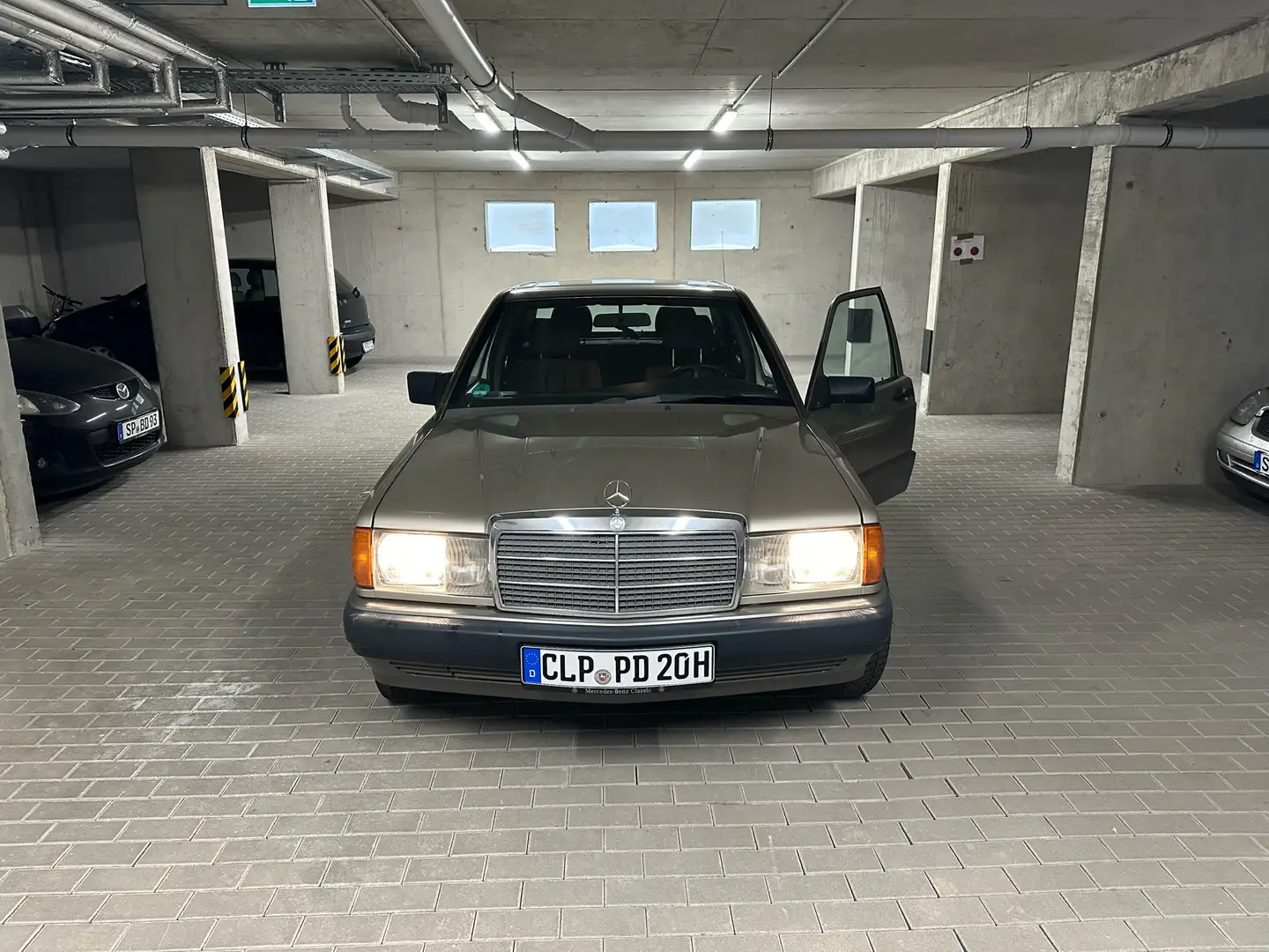 Mercedes-Benz 190 Brons - 1