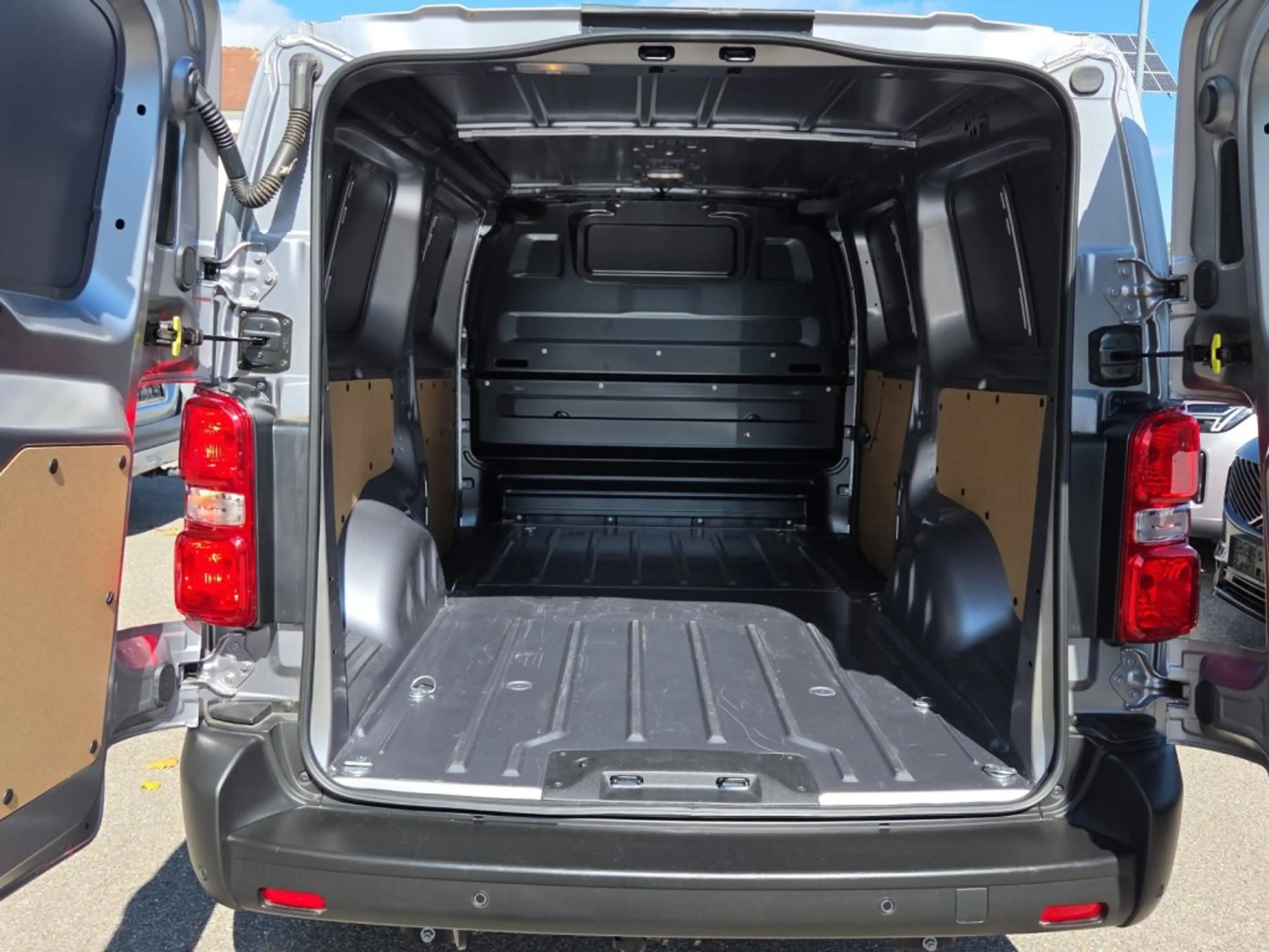 Opel Vivaro KW XL BlueHDI 145 S&S 6Gang — photo 15