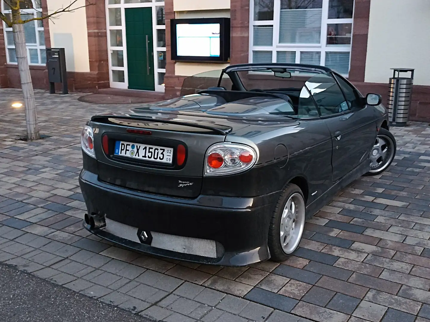 Renault Megane Cabriolet 2.0 Sport - 2
