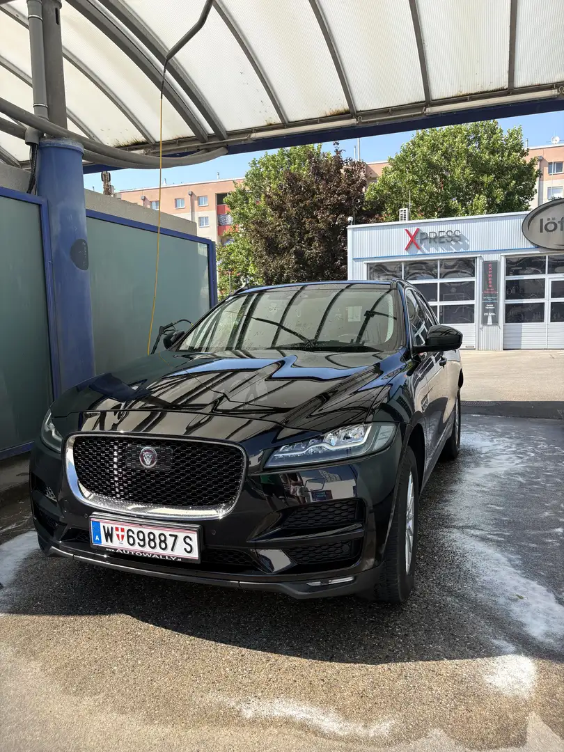 Jaguar F-Pace 20d Prestige AWD Aut. Schwarz - 2
