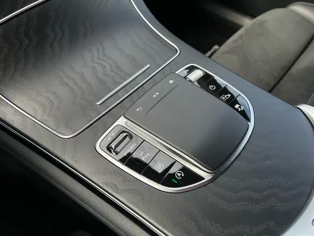 Mercedes-Benz GLC 200 view 13