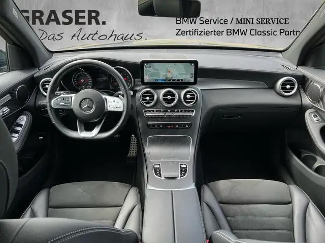 Mercedes-Benz GLC 200 view 4