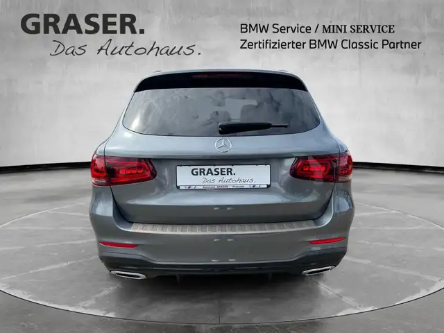 Mercedes-Benz GLC 200 view 5