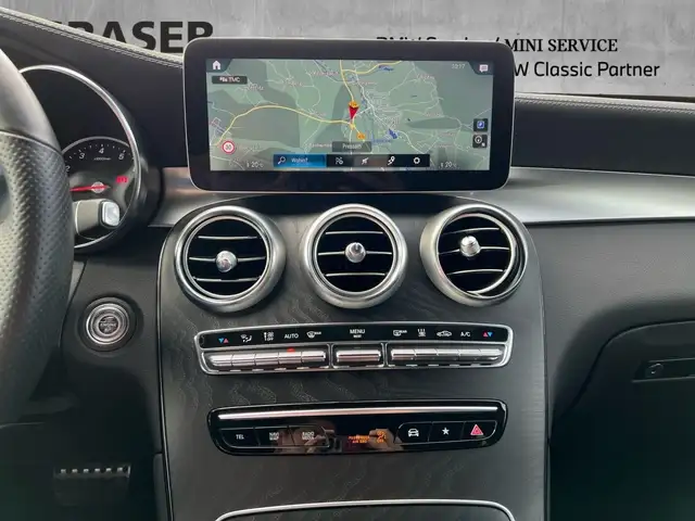 Mercedes-Benz GLC 200 view 11