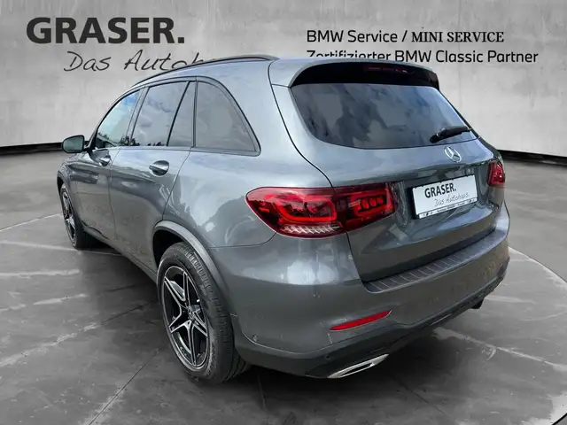 Mercedes-Benz GLC 200 view 3