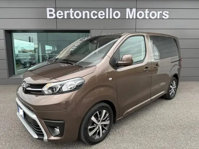 Toyota Proace 1.5D 120cv 8 POSTI L0 Executive VERSO NAV-CARPLAY