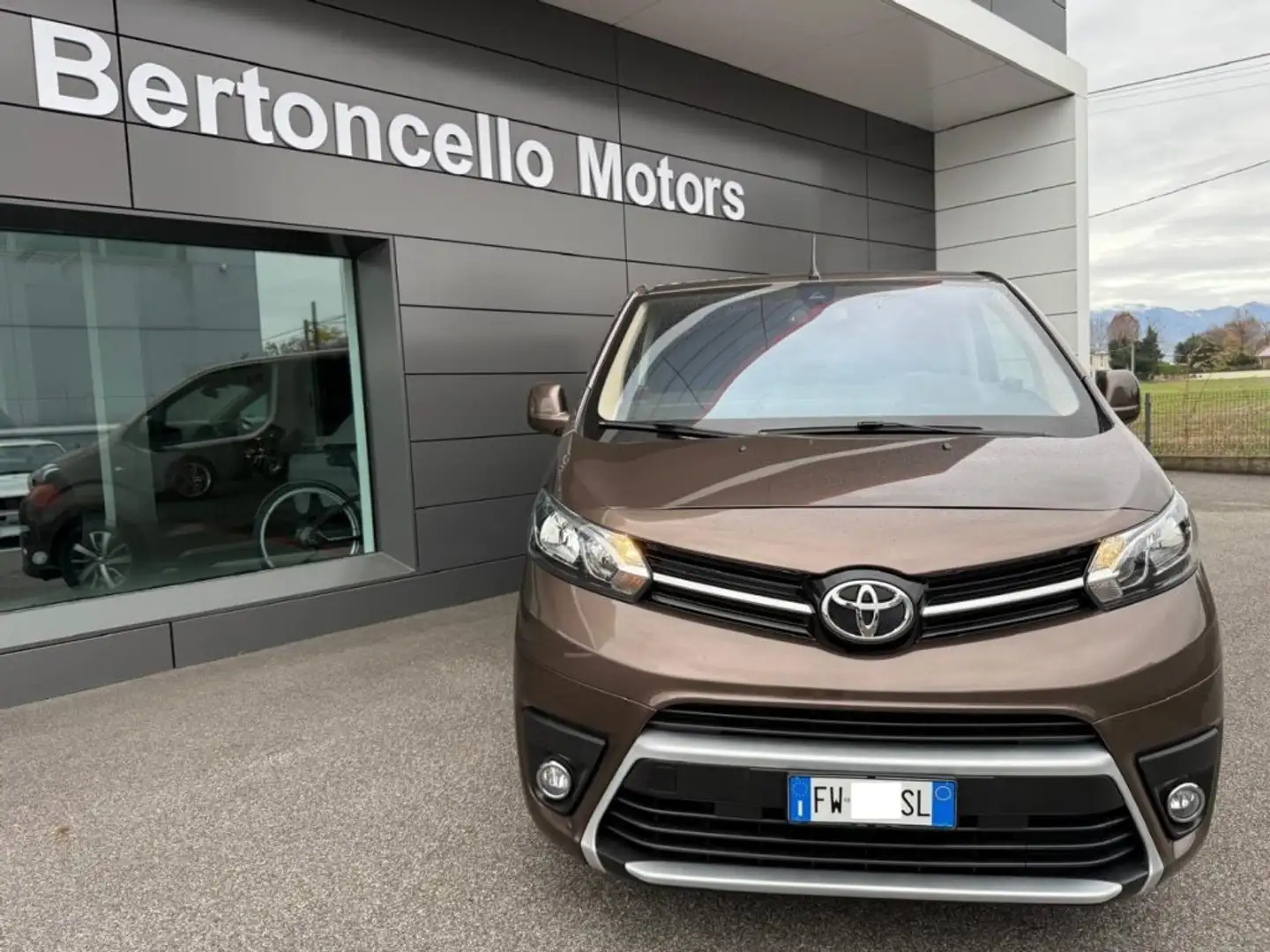 Toyota Proace 1.5D 120cv 8 POSTI L0 Executive VERSO NAV-CARPLAY Brun - 2