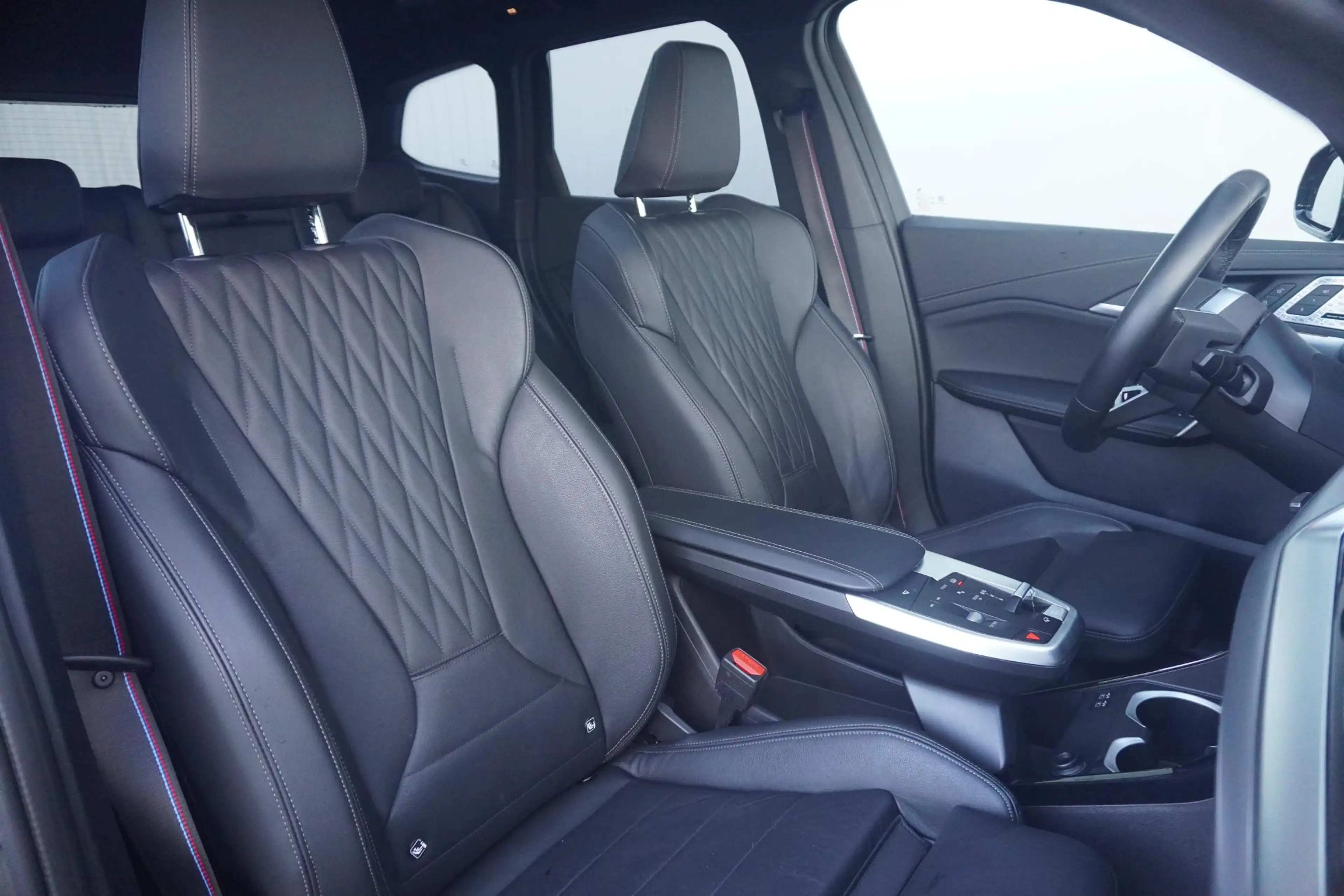 BMW iX1 xDrive30 M Sport Pro | Trekhaak | Schuif-kanteldak — photo 7