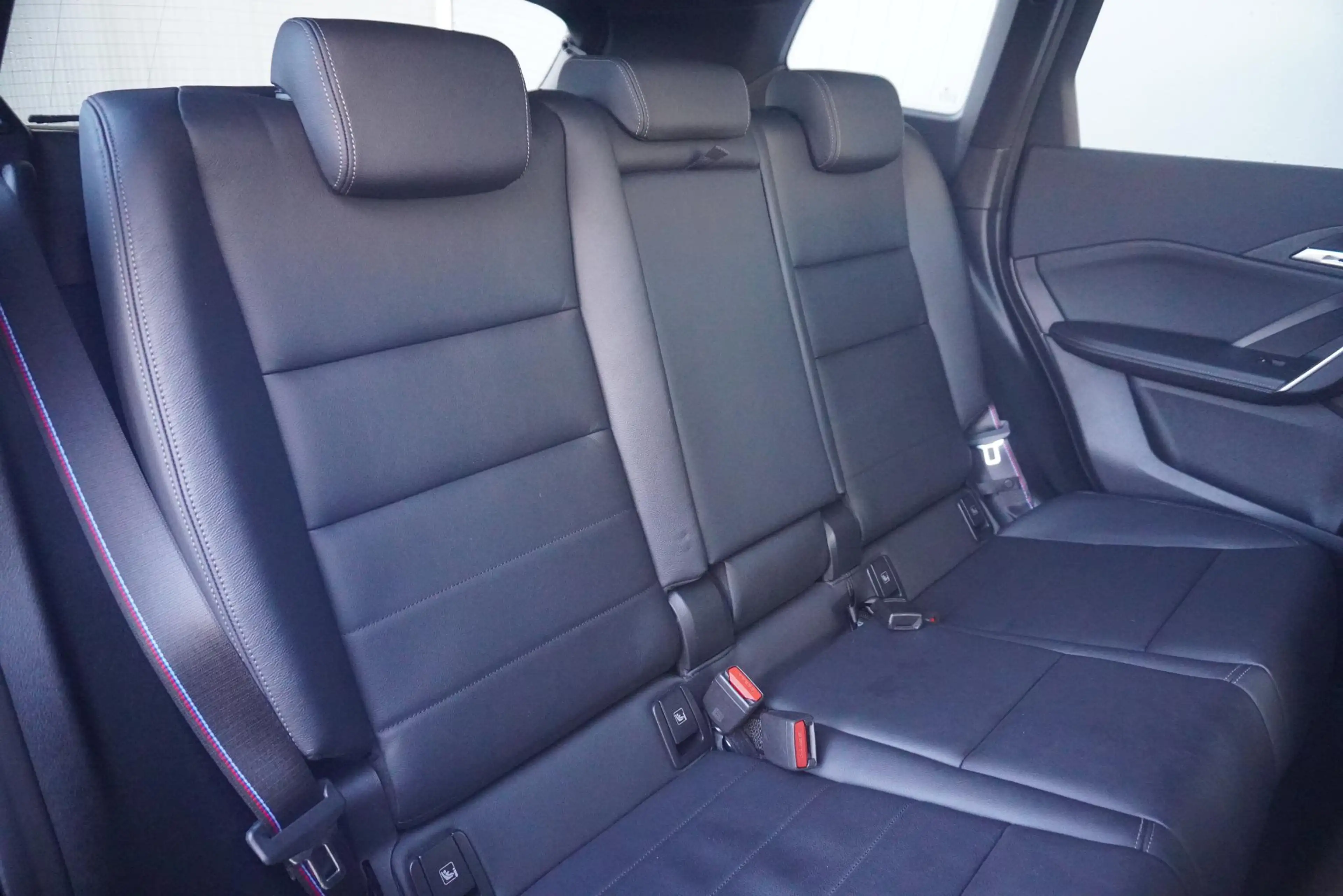 BMW iX1 xDrive30 M Sport Pro | Trekhaak | Schuif-kanteldak — photo 9