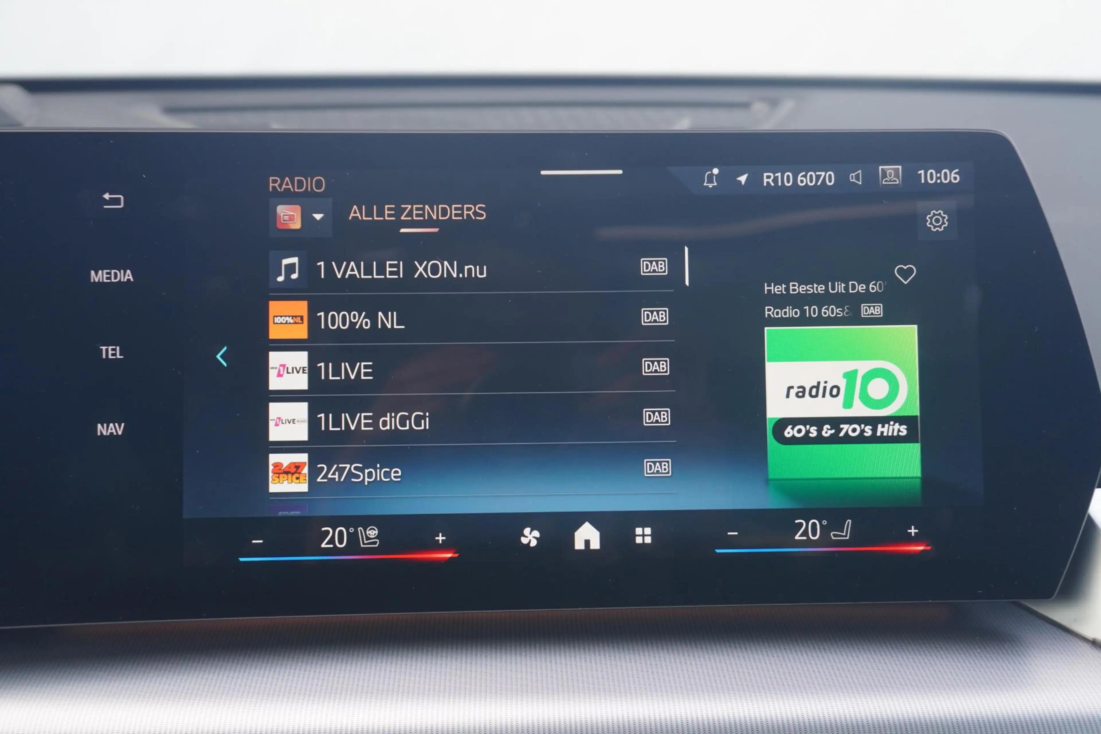 BMW iX1 xDrive30 M Sport Pro | Trekhaak | Schuif-kanteldak — photo 15