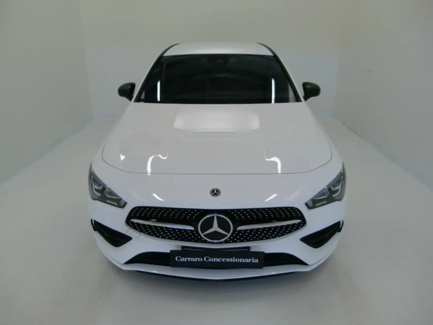Mercedes-Benz CLA 180 CLA - C/X 118 - CLA Shooting Brake 180 d Premium a Biały - 2