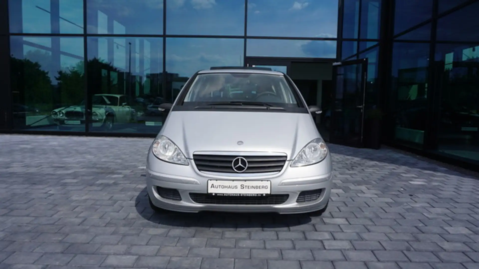 Mercedes-Benz A 170 AUTOMATIK+PANORAMADACH+EINPARKHILFE Silver - 2