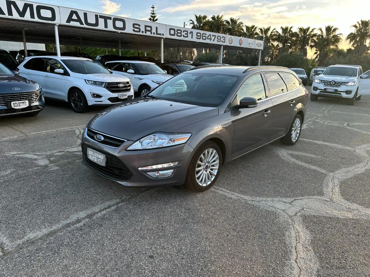 Ford Mondeo 2.0 TDCi SW Nav Edit. Gris - 1