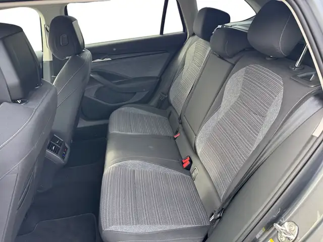 Skoda Superb view 10