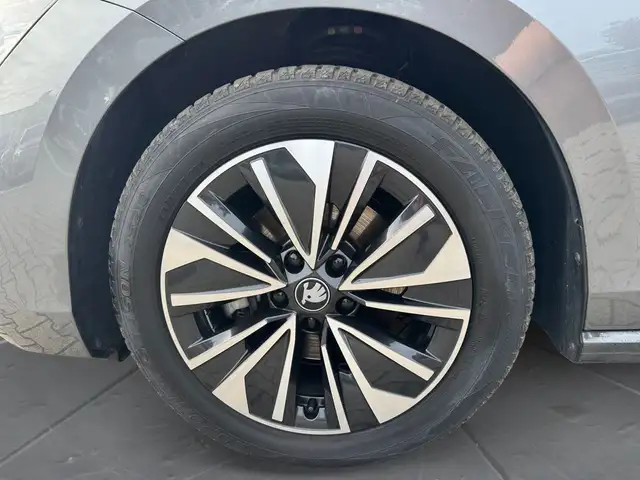 Skoda Superb view 15