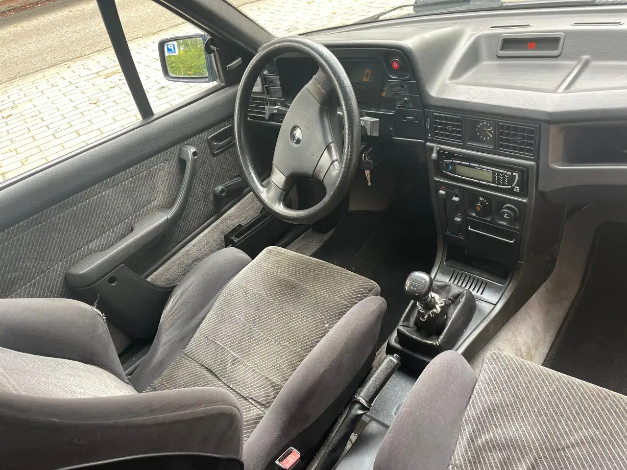Opel KADETT-E-CABRIO C2.0NE GSI OPNIEUW GESPOTEN, foto 3