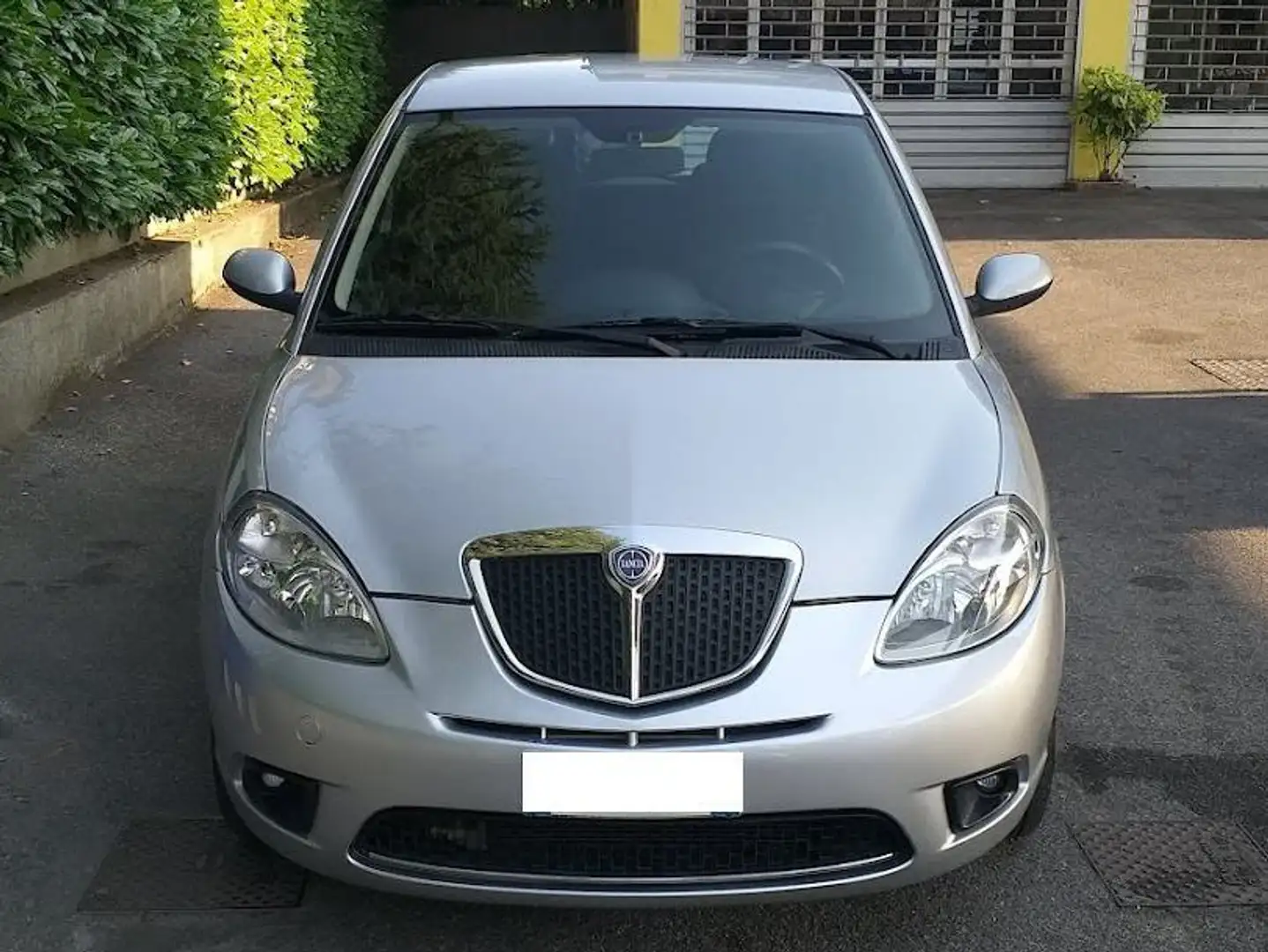 Lancia Ypsilon Ypsilon 1.2 8v Oro Ok Neo-Patentati solo 61.000 KM Silber - 2