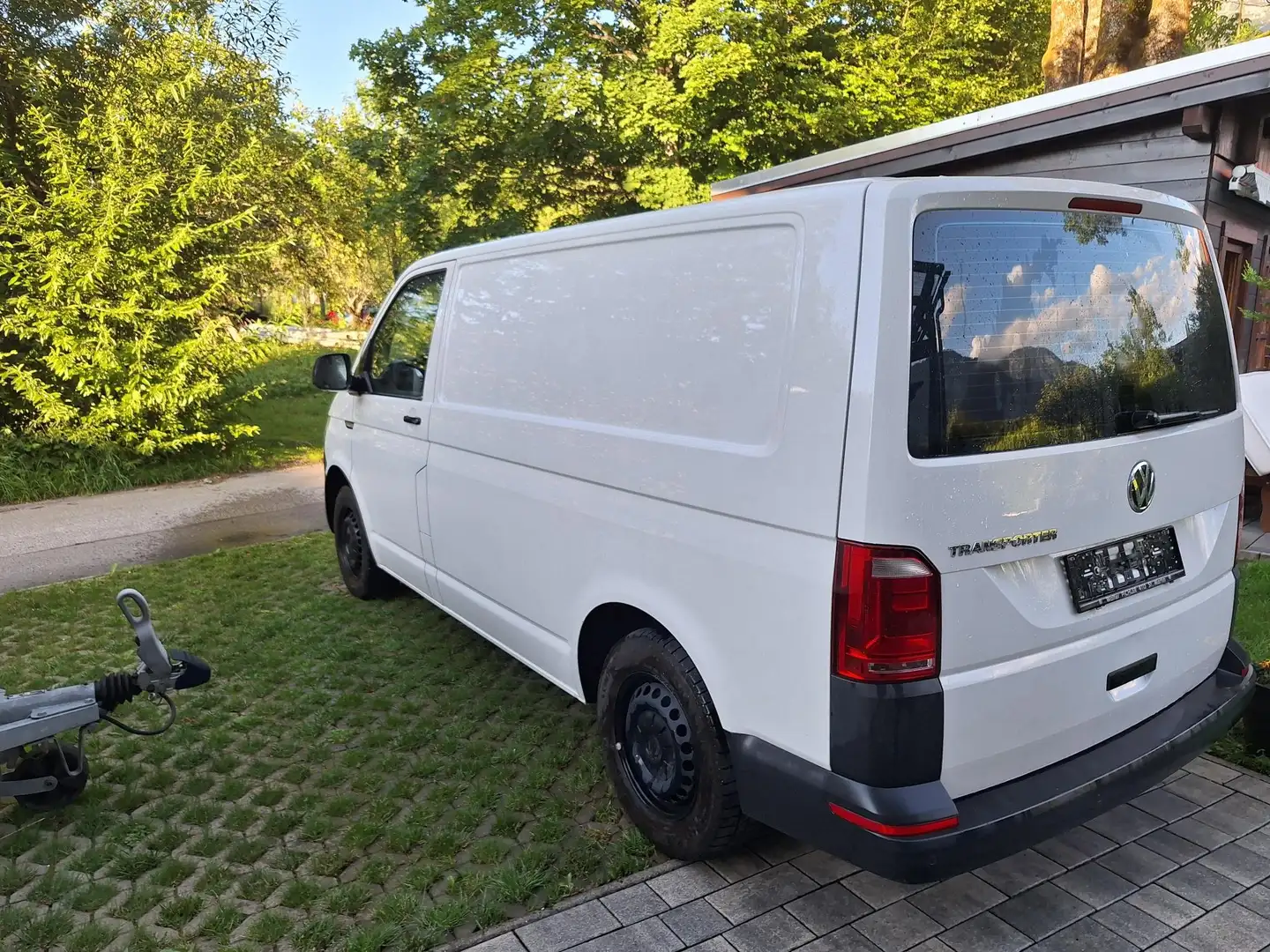 Volkswagen T6 Transporter CAMPER Umbau Weiß - 2