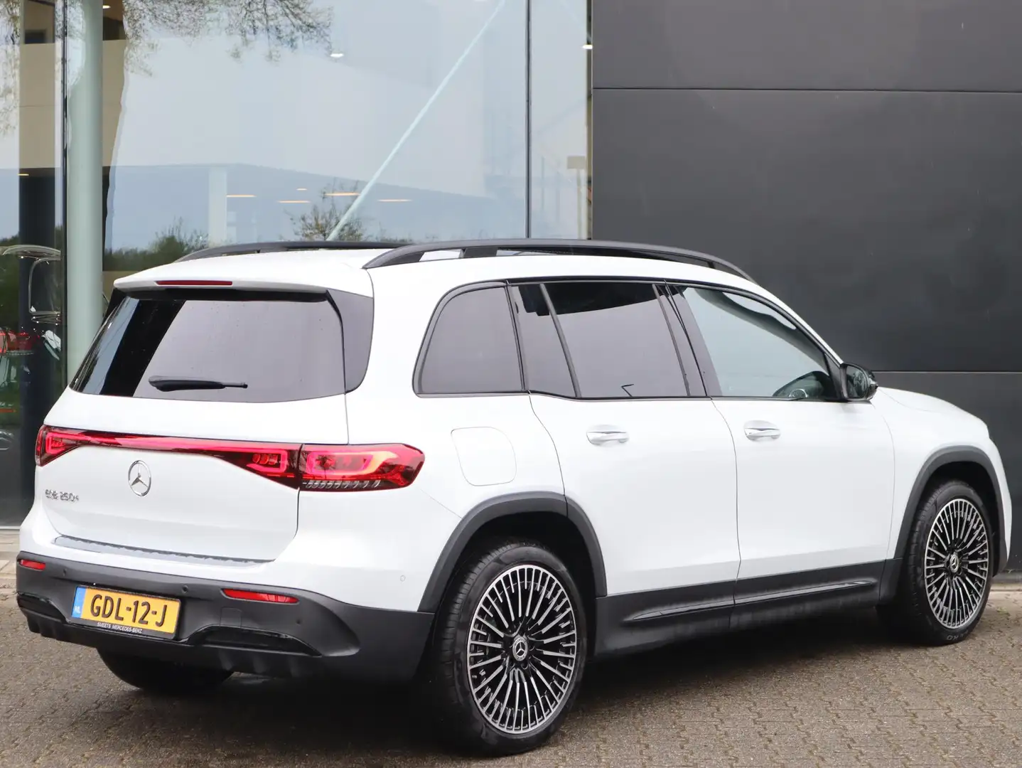 Mercedes-Benz EQB 250 AMG Line 67 kWh Memory Seats | Panoramadak | Keyle Weiß - 2