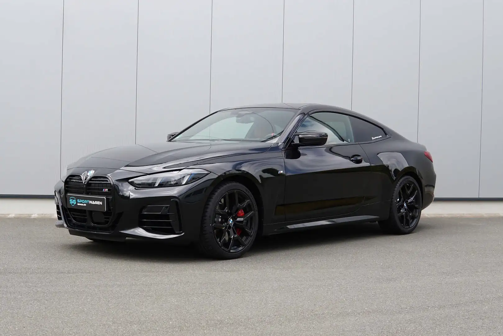 BMW M4 40i xDrive Coupé Schwarz - 1