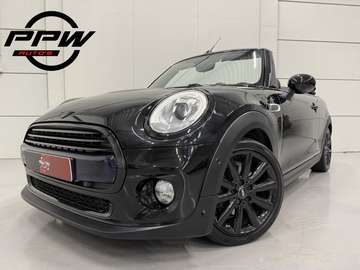 1.5 Chili Aut. BLACK ALL BLACK LED/LEER MINI YOURS