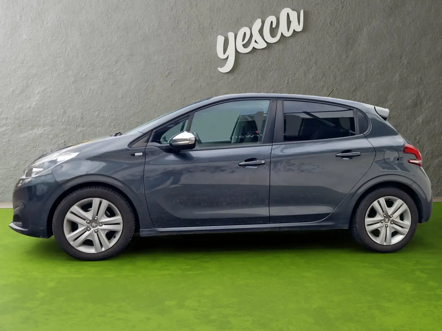 Peugeot 208 Style Grau - 2