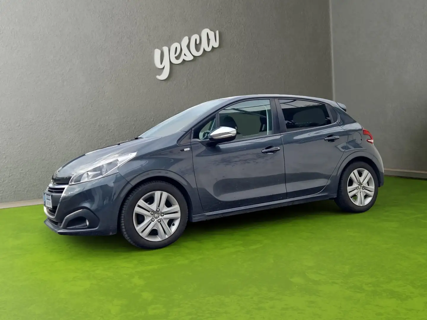 Peugeot 208 Style Grau - 1