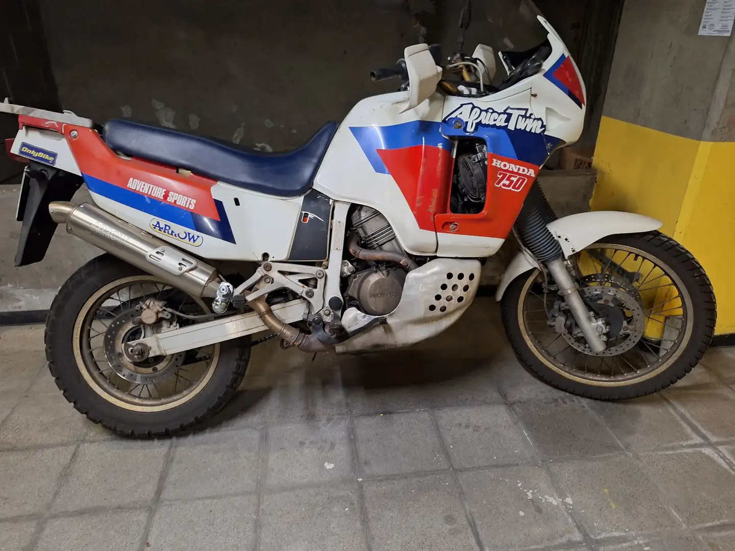 Honda XLV 750 Africa Twin RD04 Weiß - 2