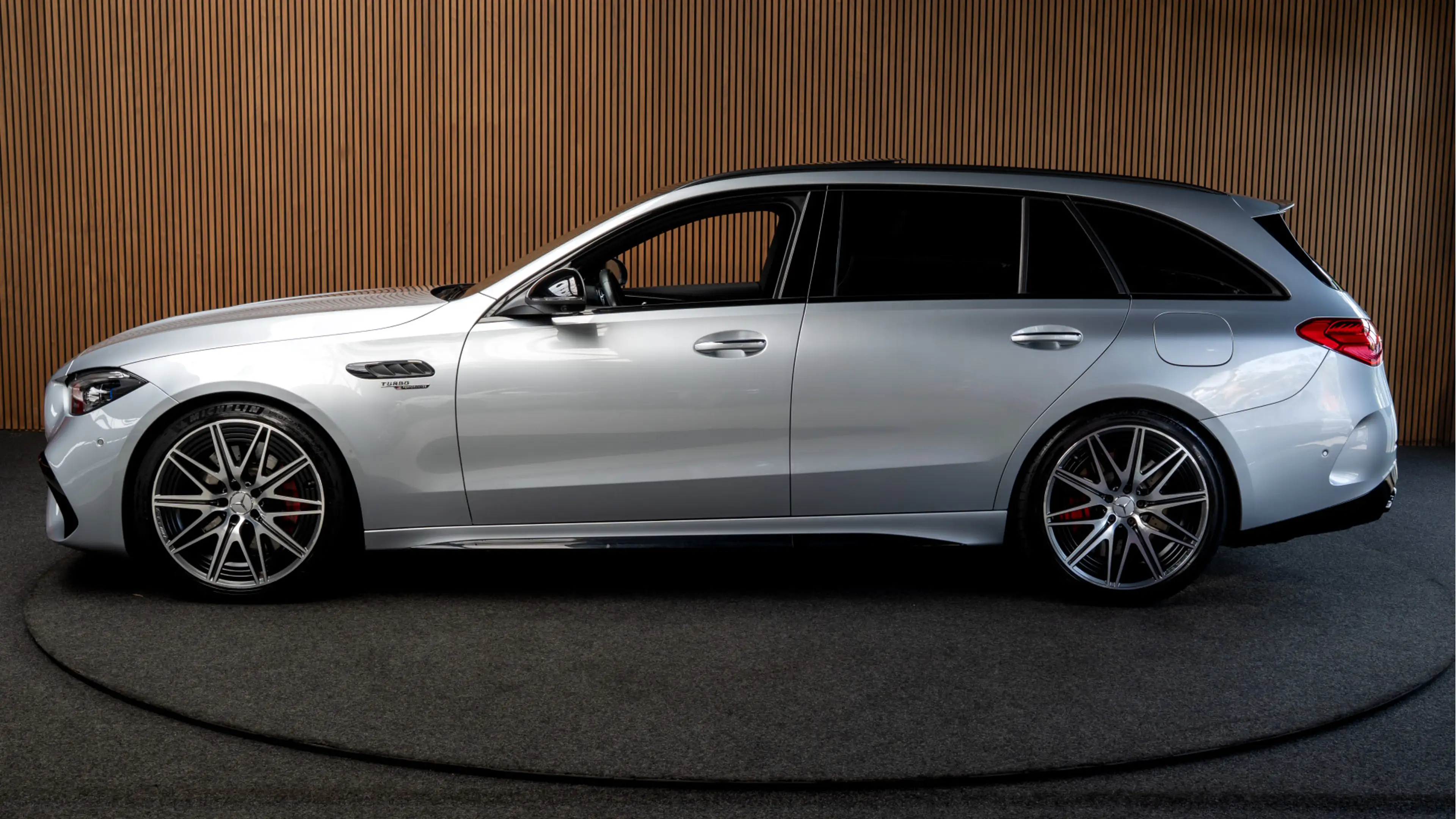 Mercedes-Benz C 63 AMG Estate SE Performance Pano HUD Schaalstoelen Burme — photo 2