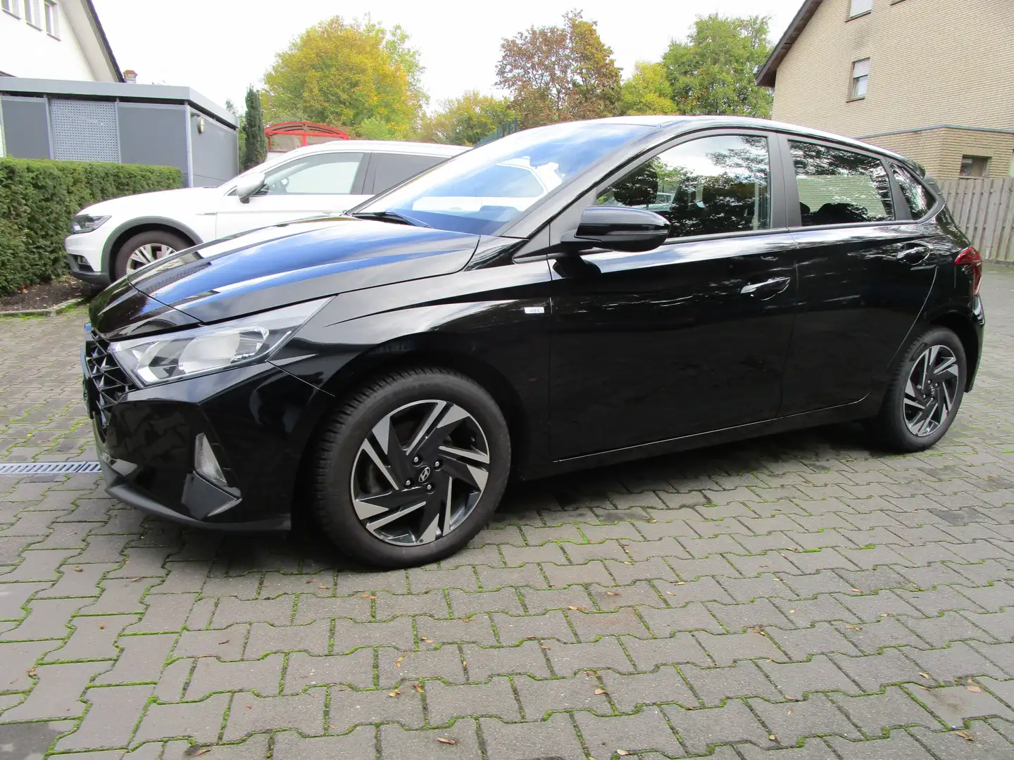 Hyundai i20 Trend Mild-Hybrid Noir - 1