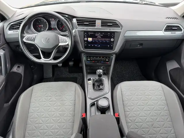 Volkswagen Tiguan view 5